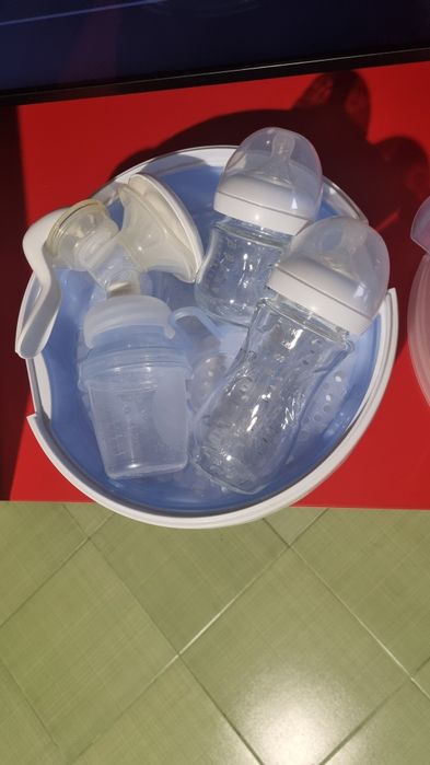 Стерилизатор за микровълнова PHILIPS AVENT с подарък 2 шишета и помпа