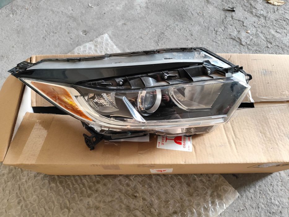 Фар десен Хонда HR V 2019- феислифт американски