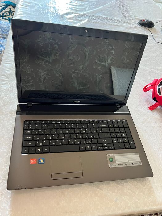 Ноутбук в рабочим состоянии