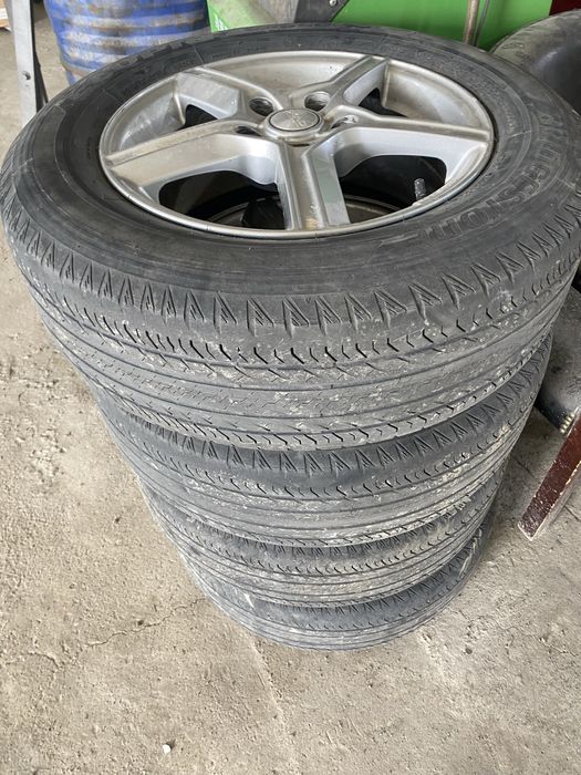 Продам летние шины с дисками