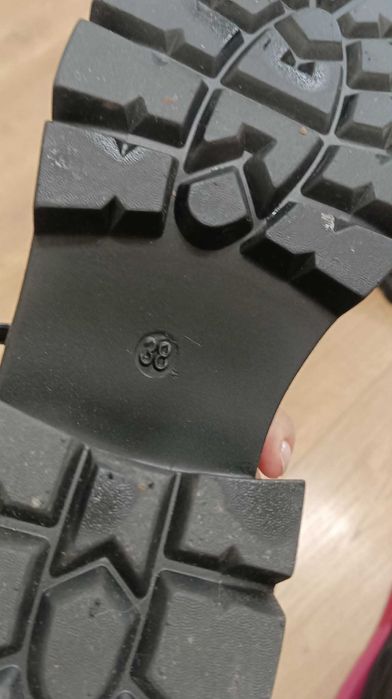 Лачени дамски обувки