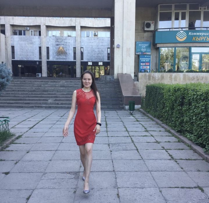 Платье красное