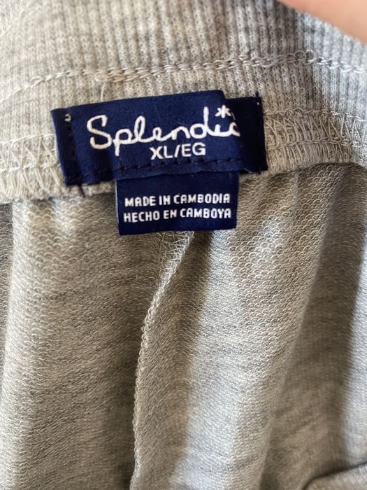 Можно носить как спорт одежду, пижама или для дома