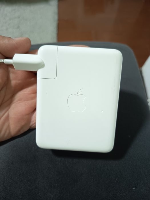 Alimentator Apple A2452