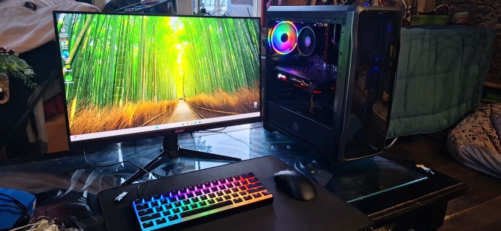 Компютър и периферия Ryzen 5600 /16GB ram/ SSD