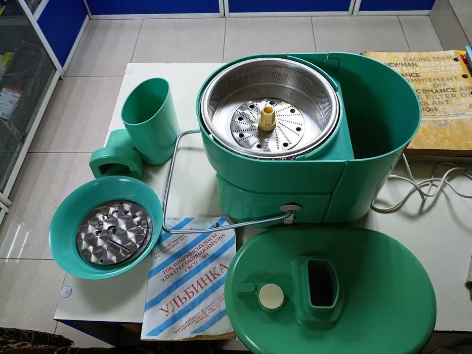 Продам соковыжималку - овощерезку