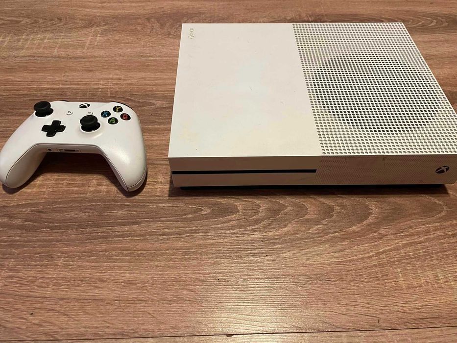Xbox one S + FIFA20 cu maneta sau fara (citește descrierea)