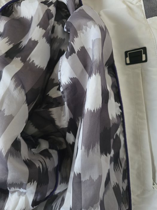 Geaca anti-ploaie L, anti-vant, Made in Islanda

noua cu etichet