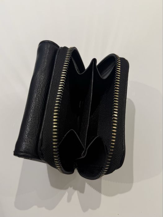 Портмоне на GUESS.