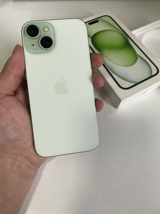 iPhone 15 128GB green