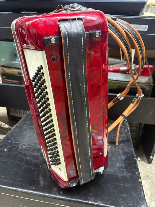 Acordeon Parrot/Scandalli cu 120 de basi