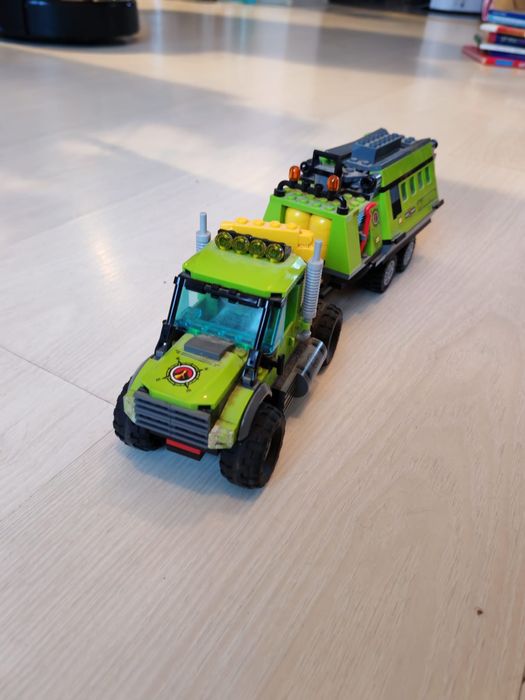 Lego City - baza de explorare a vulcanului