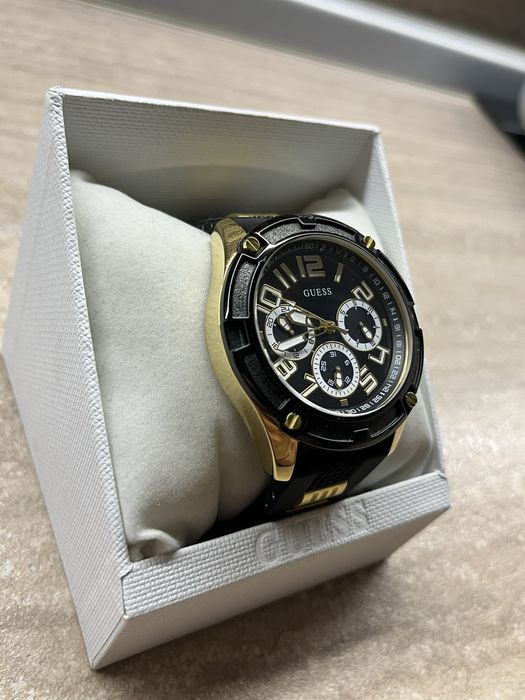 Guess мъжки часовник