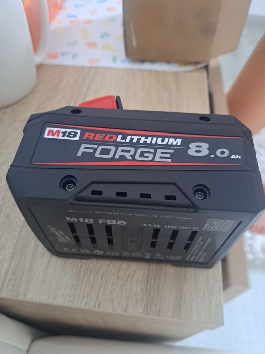 Baterie milwaukee m18,8ah forge