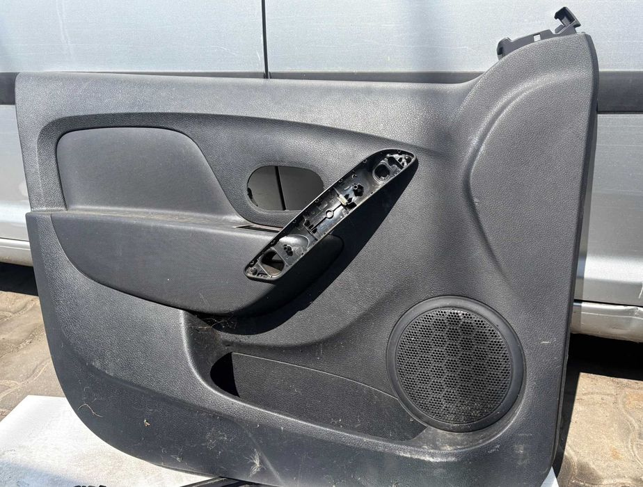 Panou de usa stanga fata Dacia Sandero  Stepway 2018