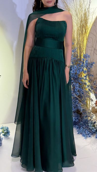 Вечернее платье от Arunaz Atelier