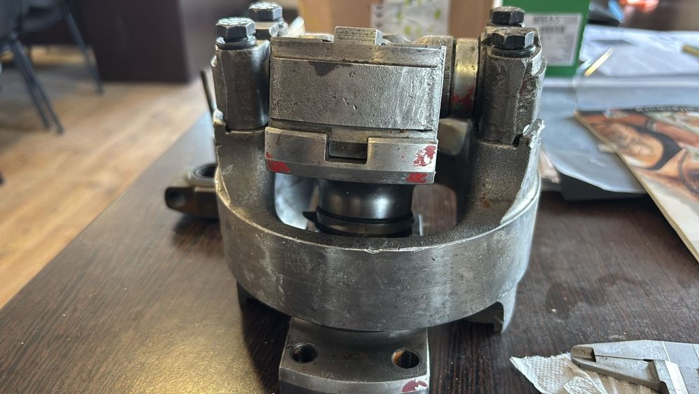 Cruce cardanica mecanica pentru ansamblu dublu