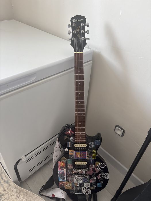 Электрогитара Epiphone Les Paul studio