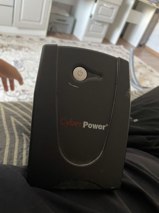 Бесперебойник Cyberpower 800E