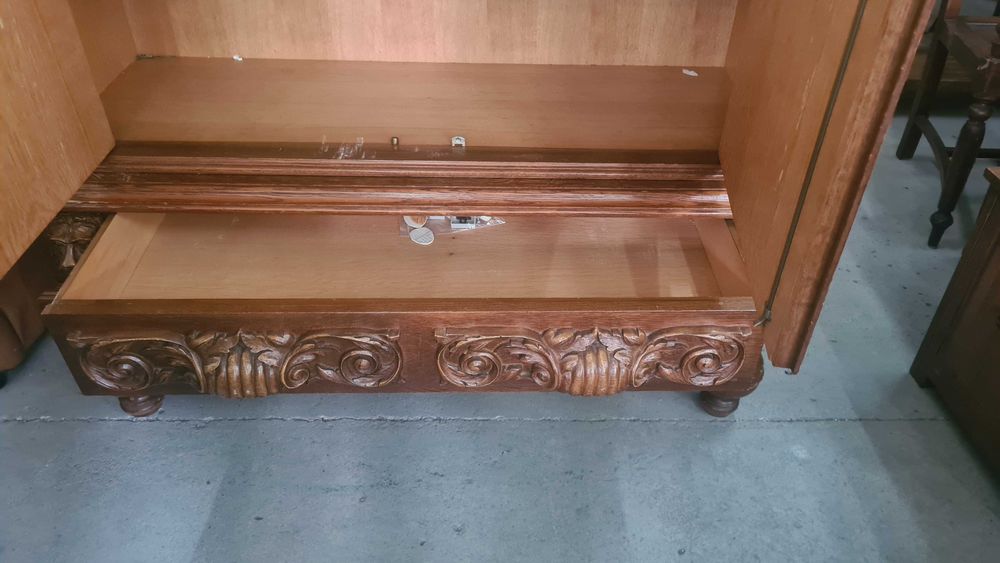 шкаф дърворезба гардероб внос от Европа