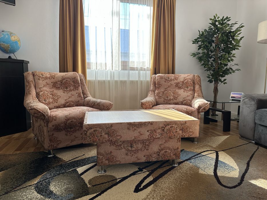 Vand set fotolii si masuta de living - Radauti