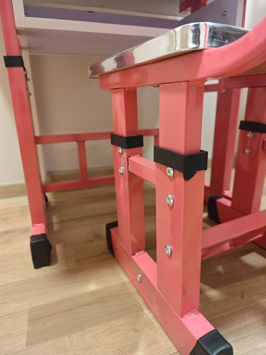 Детско бюро със стол регулируемо, метална конструкция и MDF