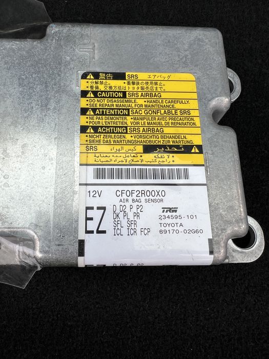 централа за ербег  и лайсни хромирани зарешетка и ляв фарТойота Корола