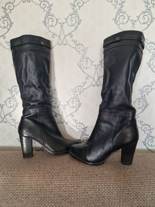 Продам зимние сапоги