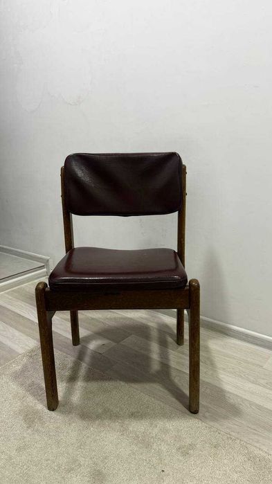 Стул Деревянный Кожаный Б/У