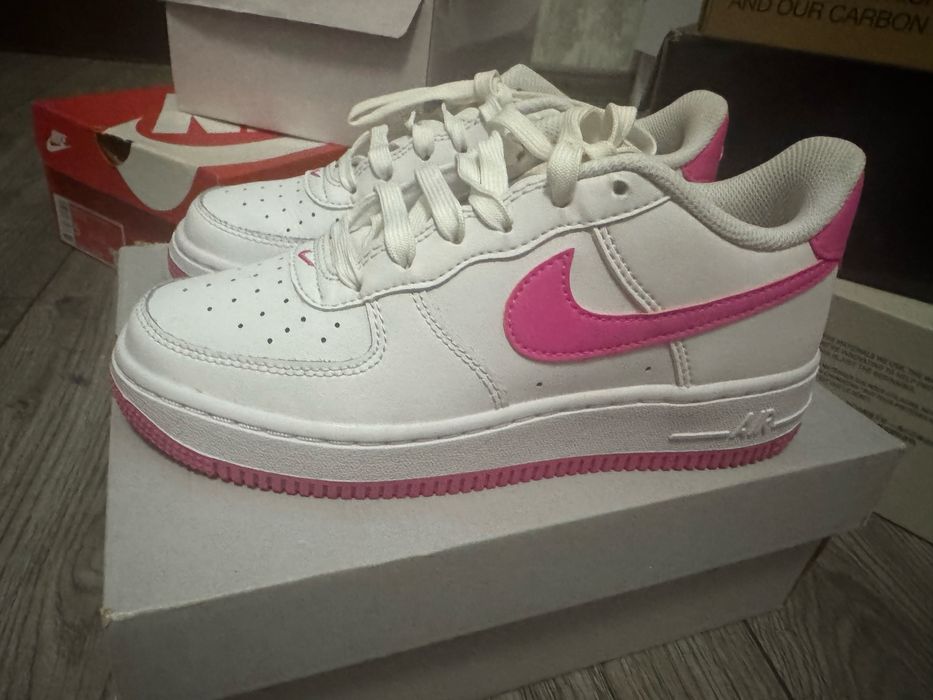 Различни маратонки Nike air force 1