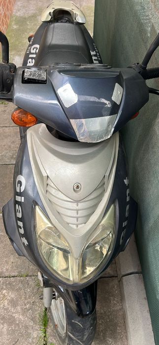Scuter de vânzare - 6700 km.