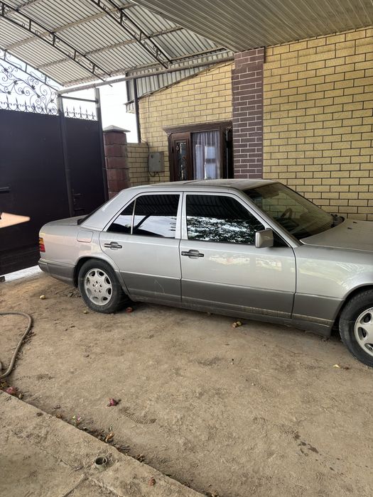Мерседес Бенз W124