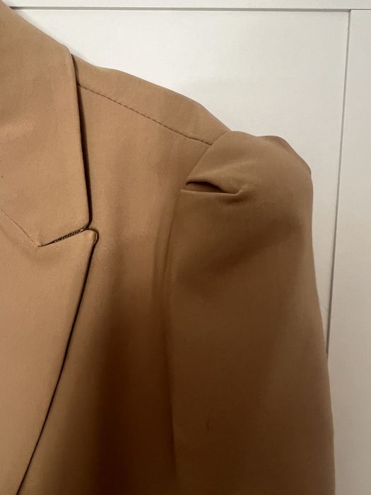 Sacou Zara cu imeti evidentiati , camel