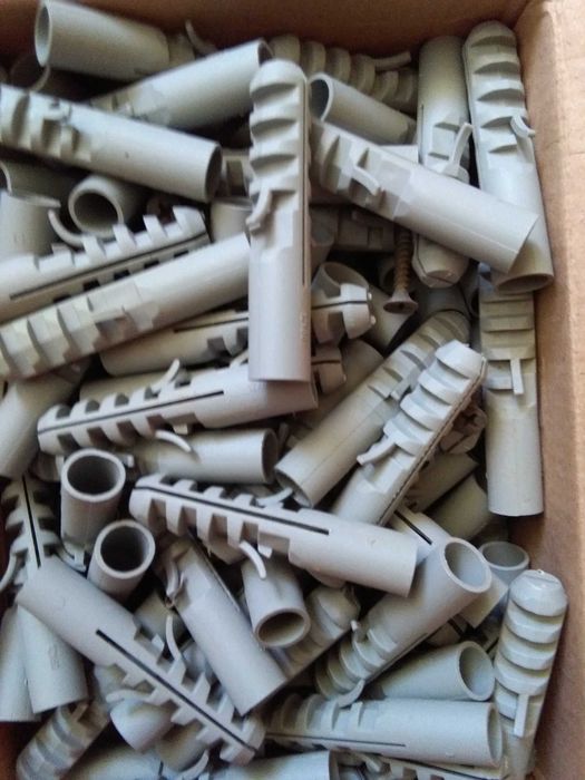 Дюбеля  Шурупы с дюбелем