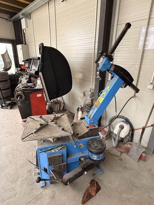 Монтаж демонтаж машина за гуми