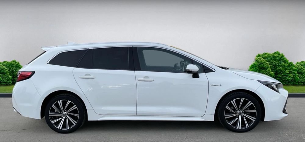 Inchiriez Toyota Corolla TS *nou pentru Bolt/Uber