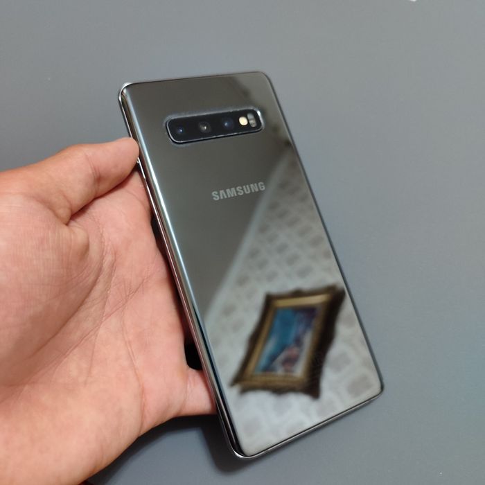 Samsung Galaxy S10+ tinniq
