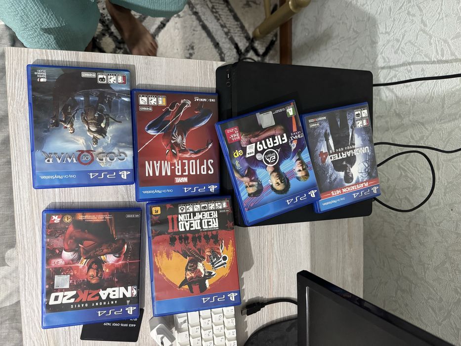 PlayStation 4 slim идеалл