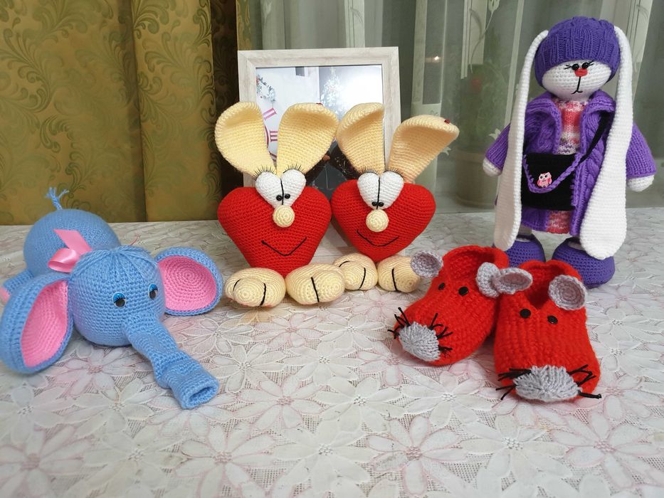 Вязаный слоник - ручная работа