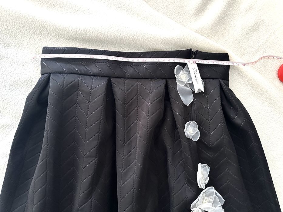 Ръчно изработена пола с цепка