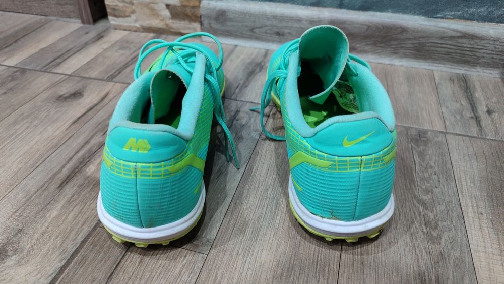Маратонки Nike номер 40,5