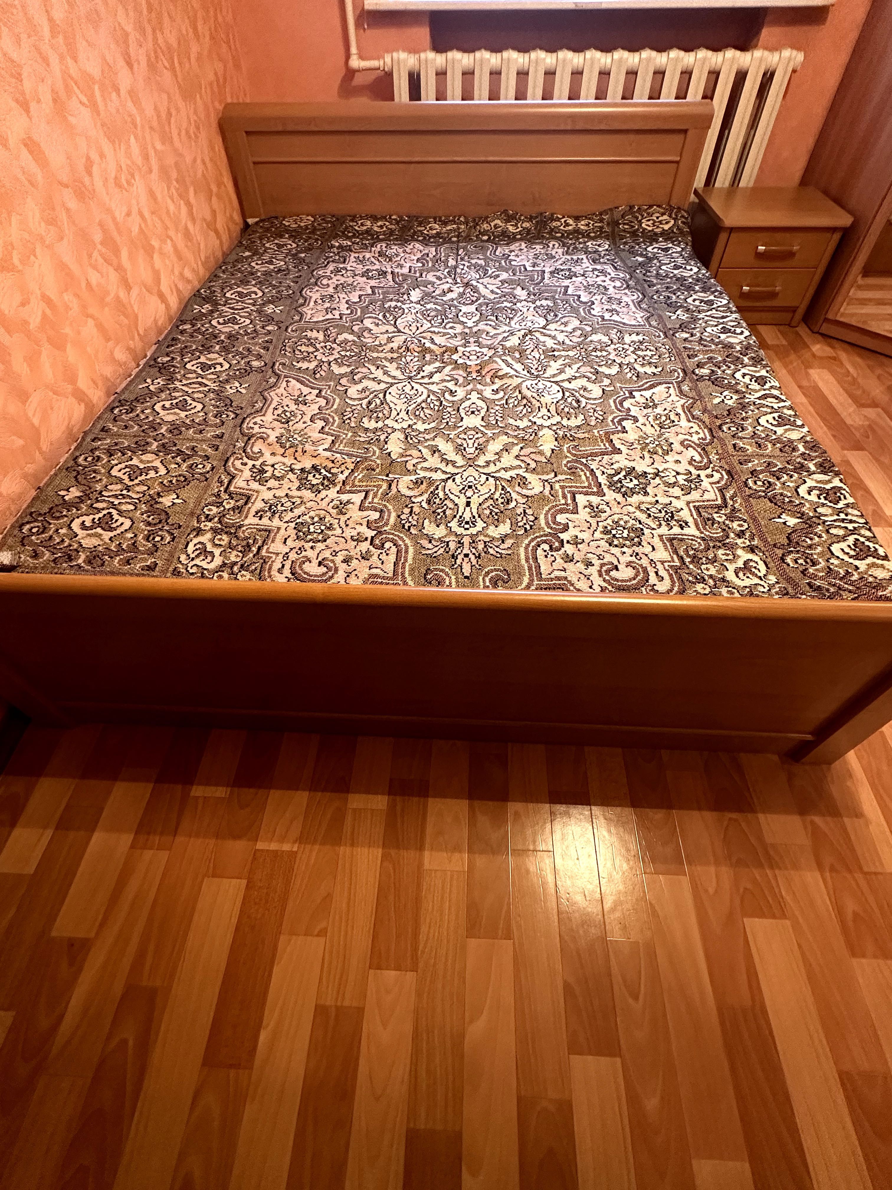 Спальный Гарнитур (кровать, шкаф,2 тумбочки, комод, столик с зеркалом ...