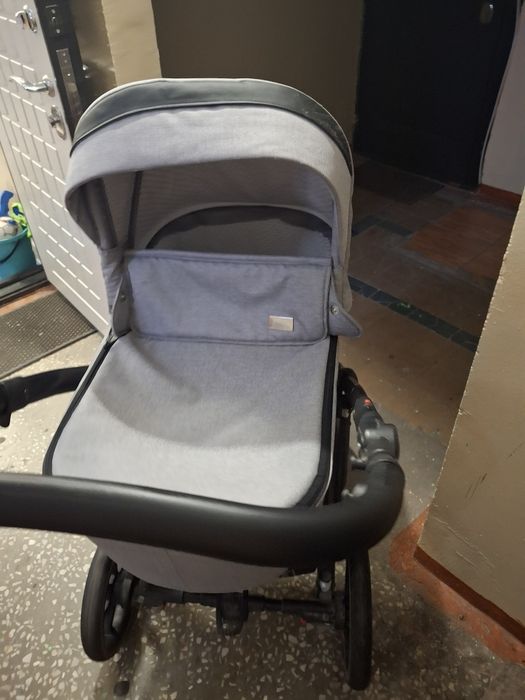 Продам коляску 3 в 1 б/у