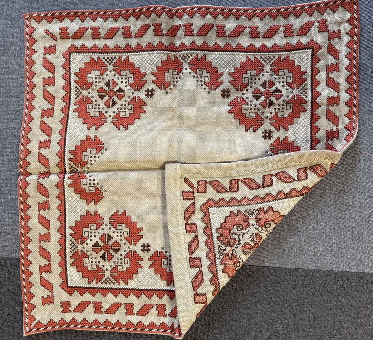 Автентична българска шевица – ръчна бродерия