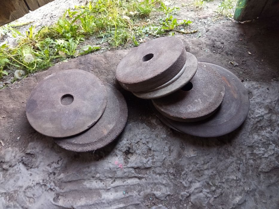 Продам шлифовальные камни.