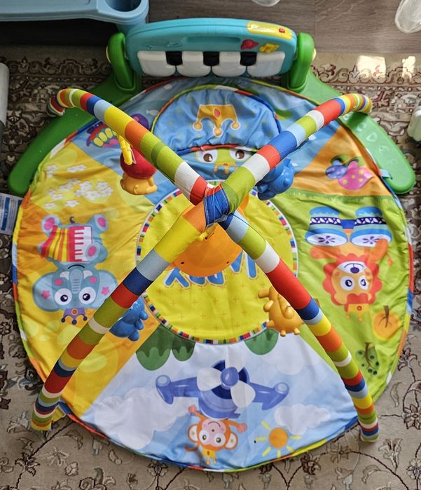 Коврик детский с игрушками