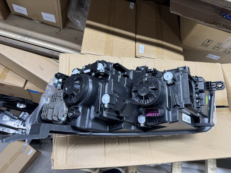 Фара Geely Emgrand