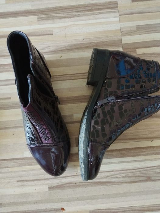 Ghete de dama, piele ecologică,mărimea 36