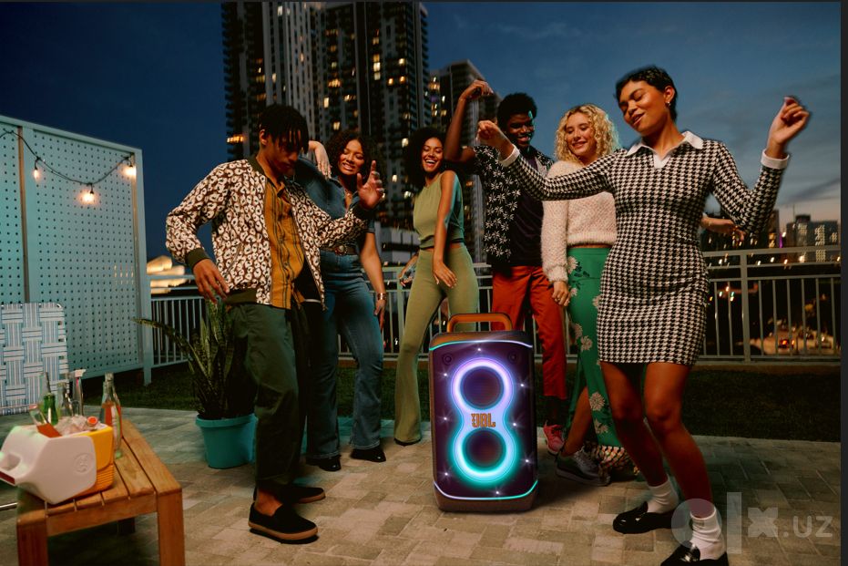 Портативная колонка JBL PartyBox Stage 520