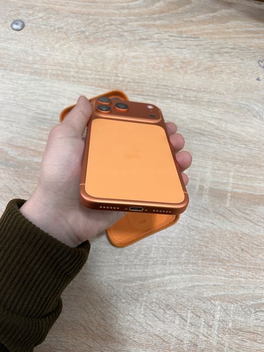 iPhone 17 Pro Max 256GB — состояние как новый